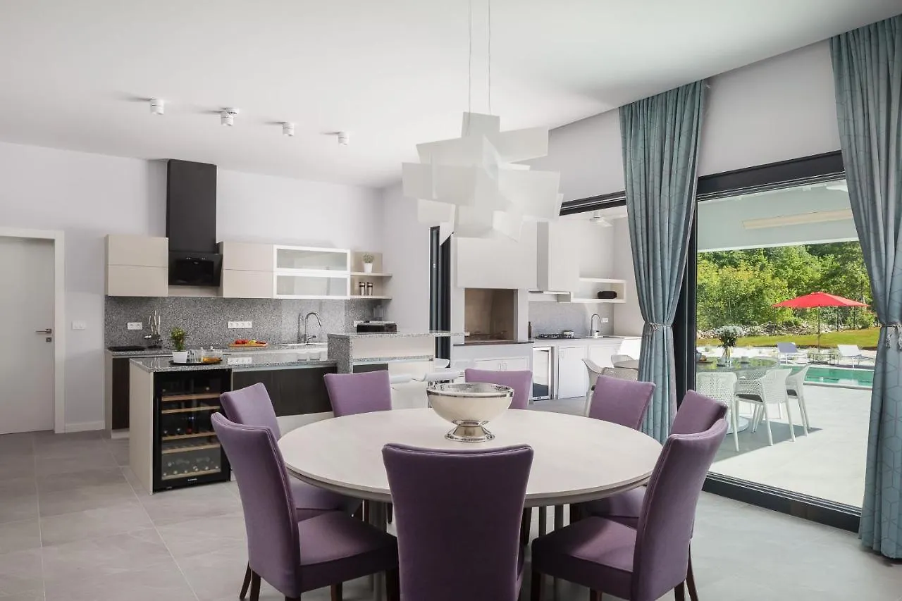 Villa Vines, Modern Luxury In Serene Seclusion Svetvincenat