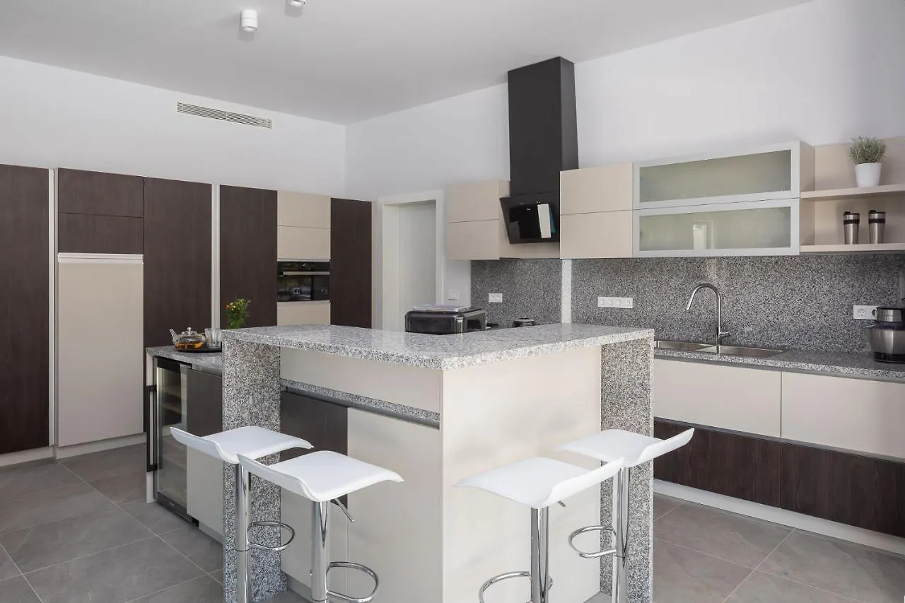 Villa Vines, Modern Luxury In Serene Seclusion 0*, Svetvincenat
