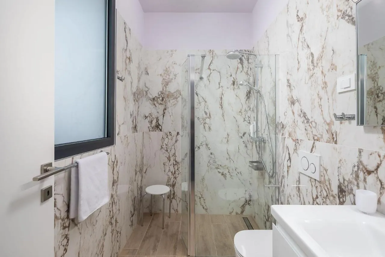 Villa Vines, Modern Luxury In Serene Seclusion
