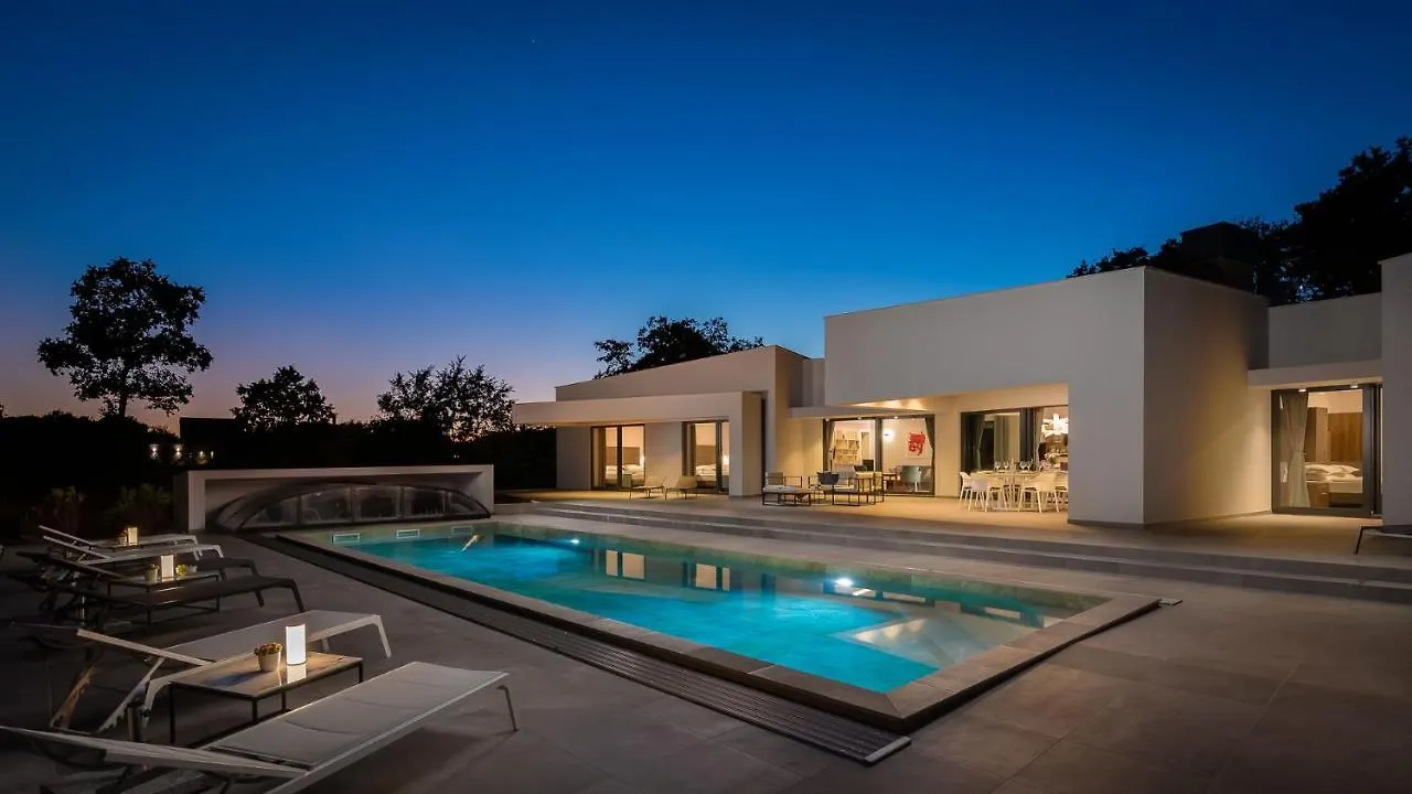 Villa Vines, Modern Luxury In Serene Seclusion 0*, Svetvincenat