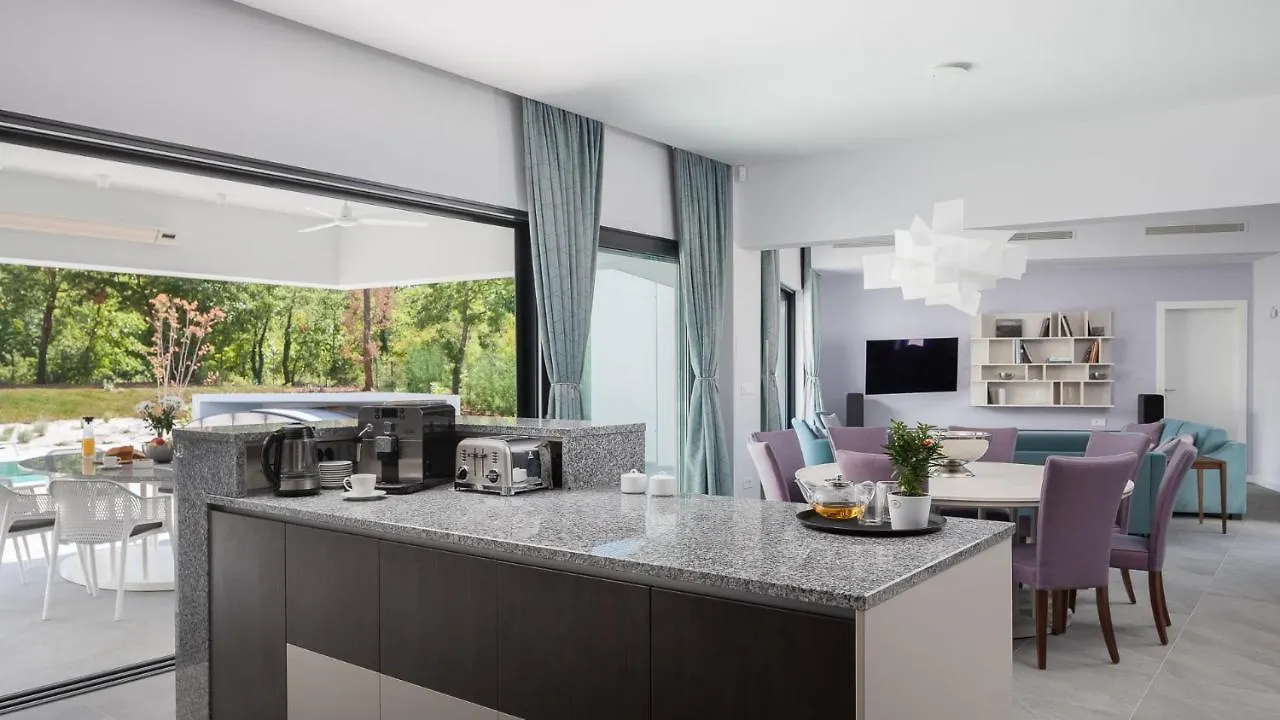 Villa Vines, Modern Luxury In Serene Seclusion