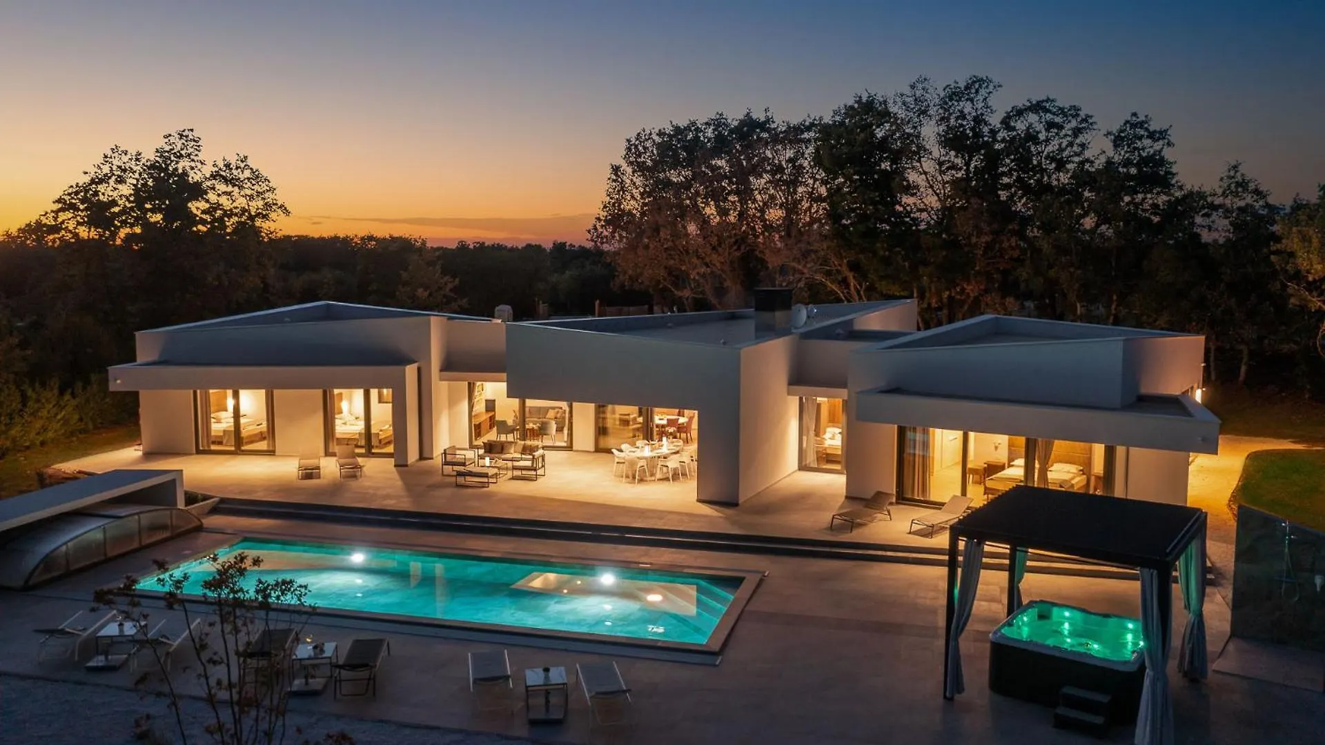 Villa Vines, Modern Luxury In Serene Seclusion Svetvincenat