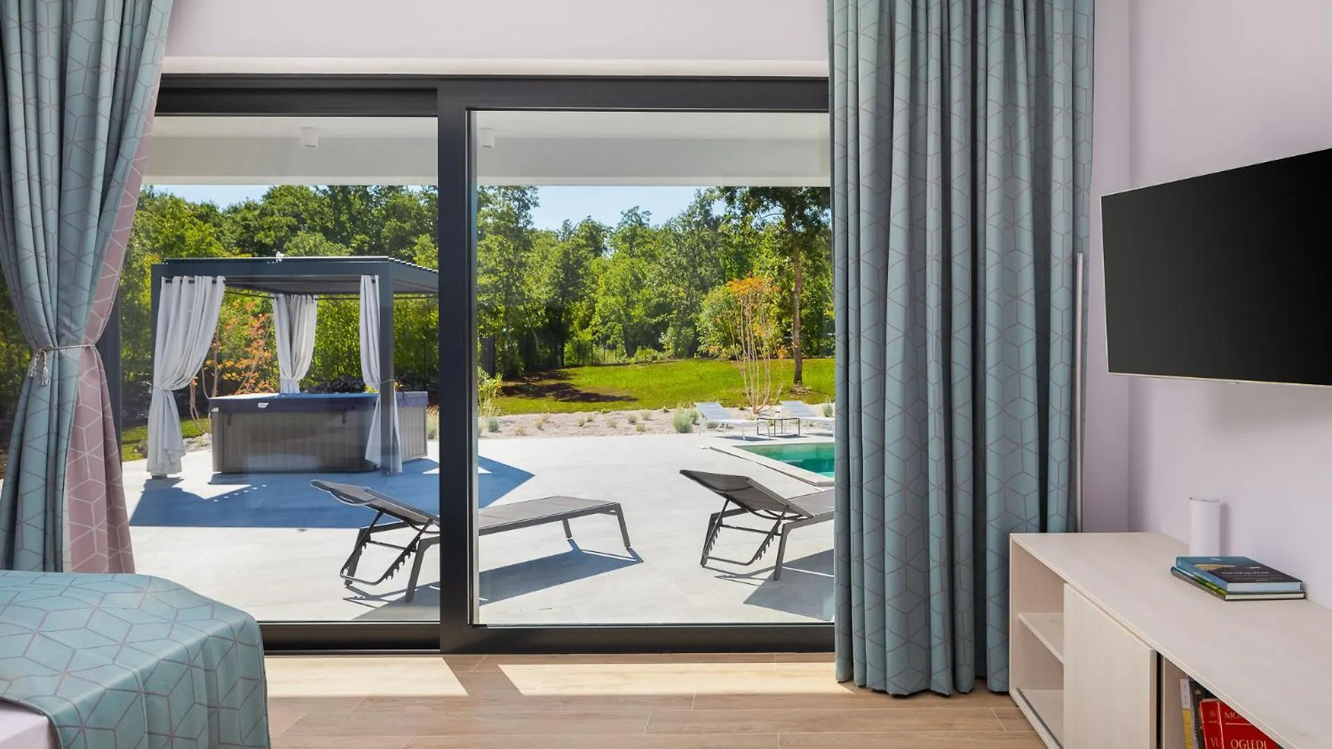 Villa Vines, Modern Luxury In Serene Seclusion Croatia