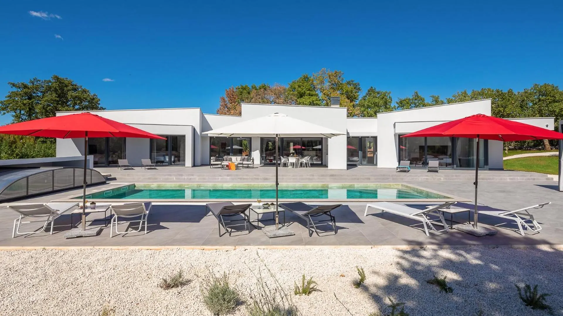 Villa Vines, Modern Luxury In Serene Seclusion