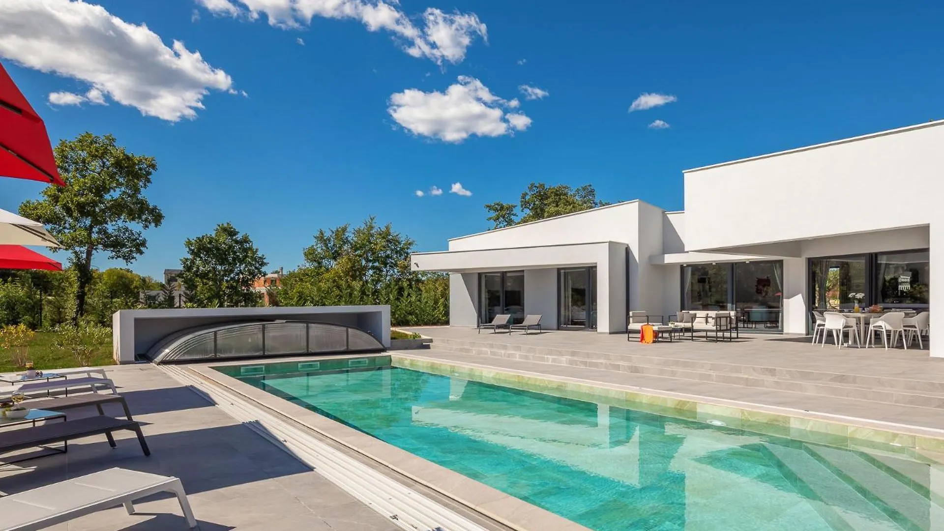 Villa Vines, Modern Luxury In Serene Seclusion