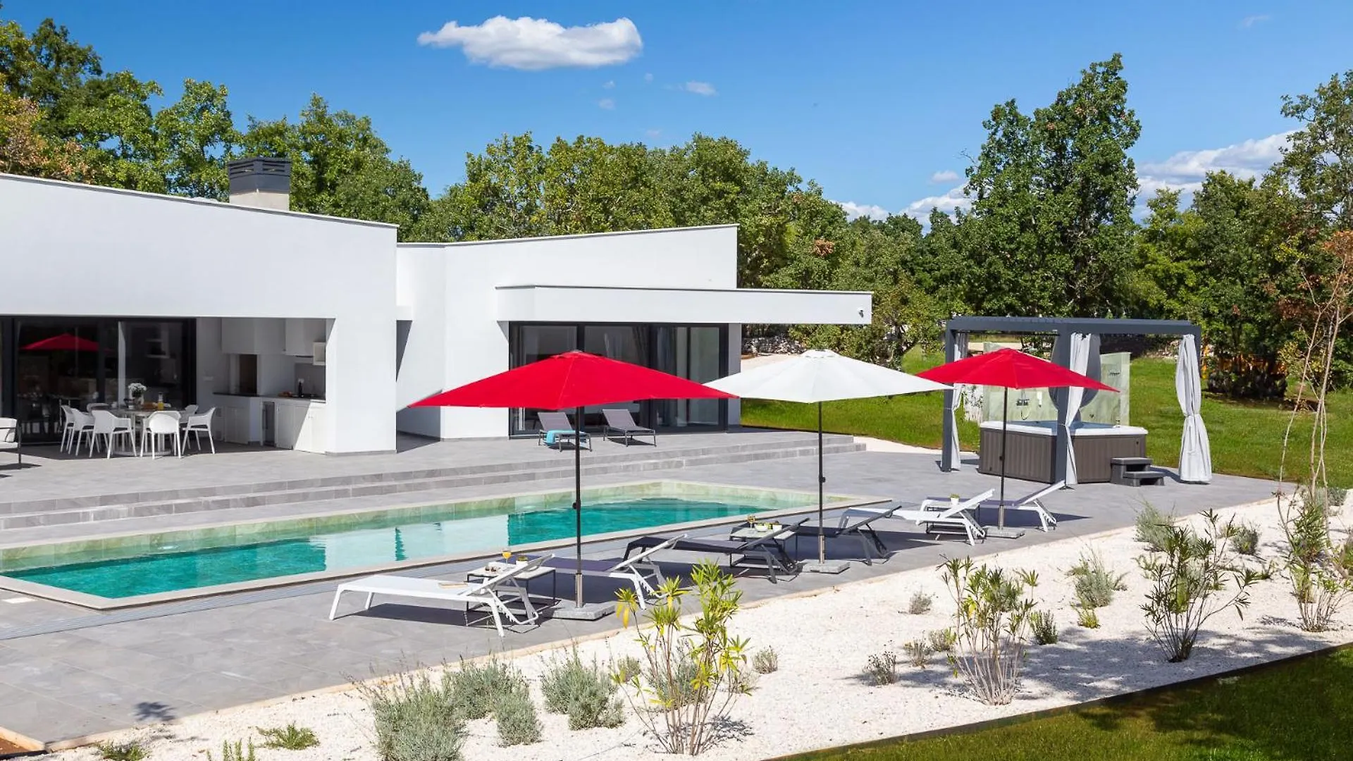 Villa Vines, Modern Luxury In Serene Seclusion