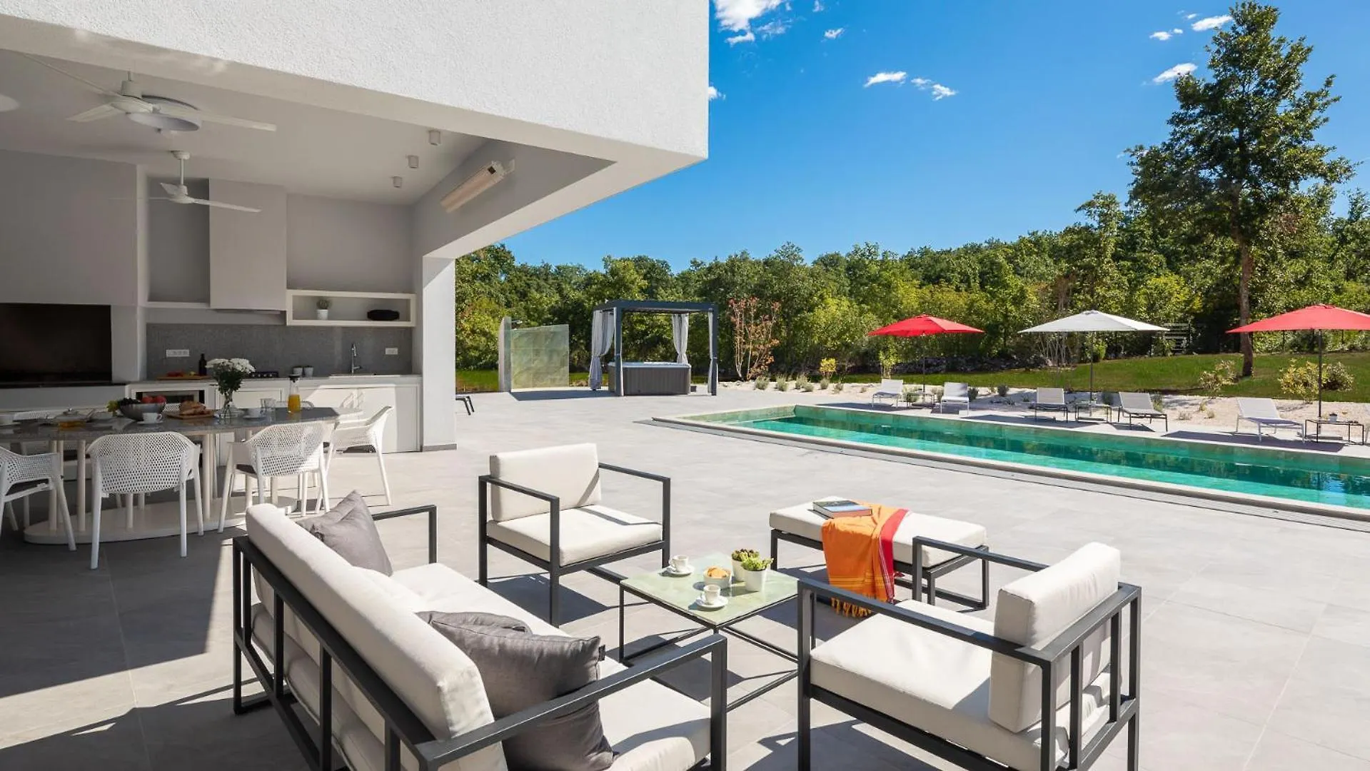 Villa Vines, Modern Luxury In Serene Seclusion