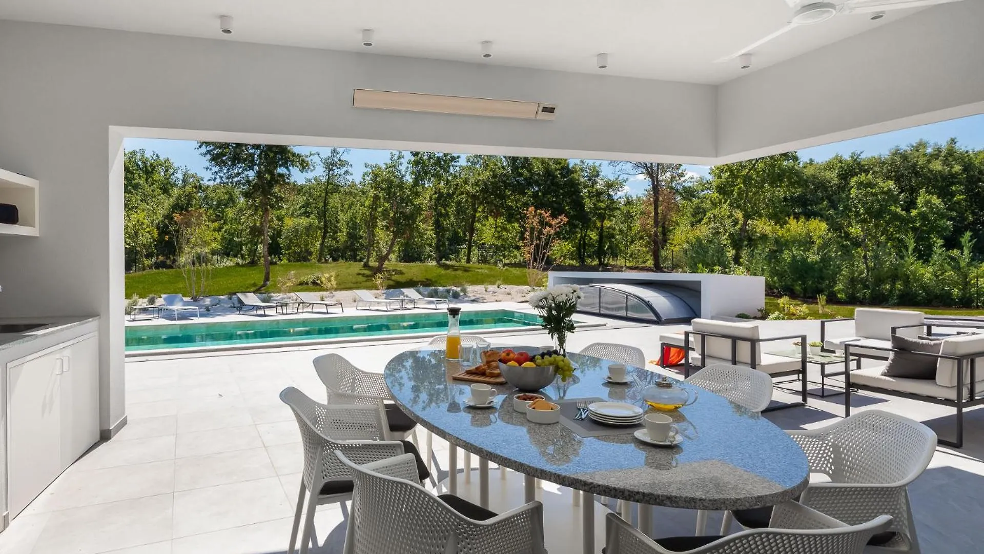 Villa Vines, Modern Luxury In Serene Seclusion  Svetvincenat